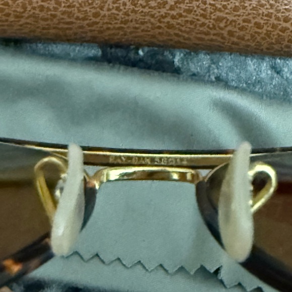 Ray-Ban Aviator Sunglasses with Case - Picture 8 of 8